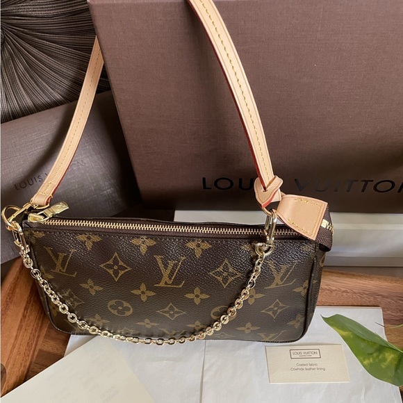 Prestine Vintage Authentic Louis Vuitton Pochette with Unbranded Chain Strap! - Picture 5 of 14